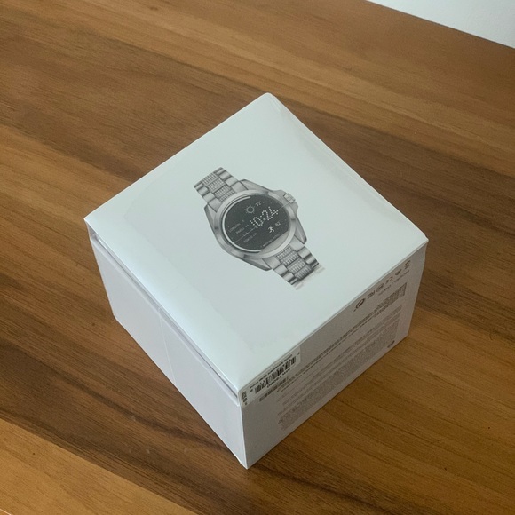 Michael Kors Access Smartwatch - Picture 3 of 4